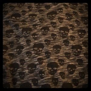 BKE LONG SLEEVE SKULL TEE